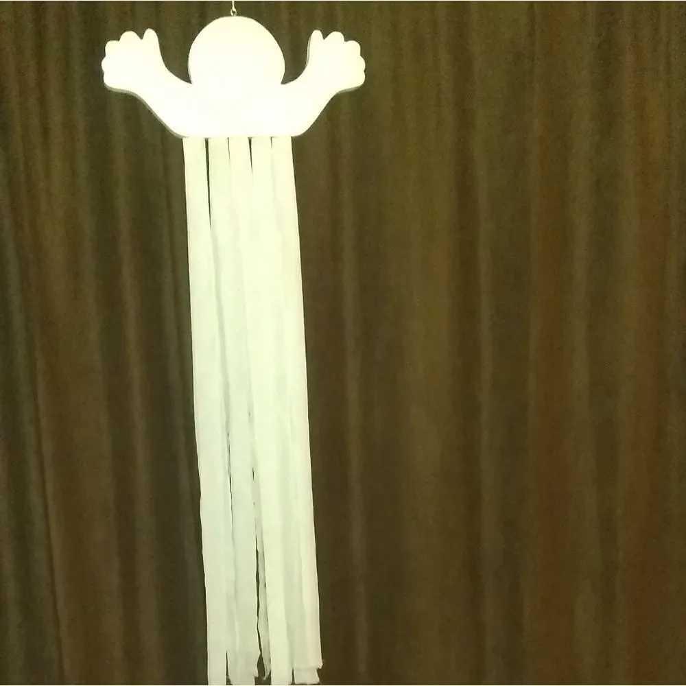 N/A wooden ghost